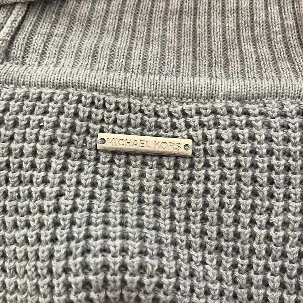 Michael Kors Turtleneck Sweater In gray waffle. No flaws!